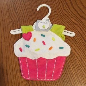 Carter’s Birthday Cupcake bib Onesize